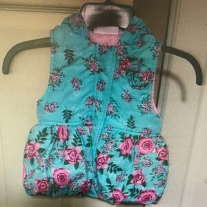 Girls Floral Puffer Vest - Aqua with Pink Roses